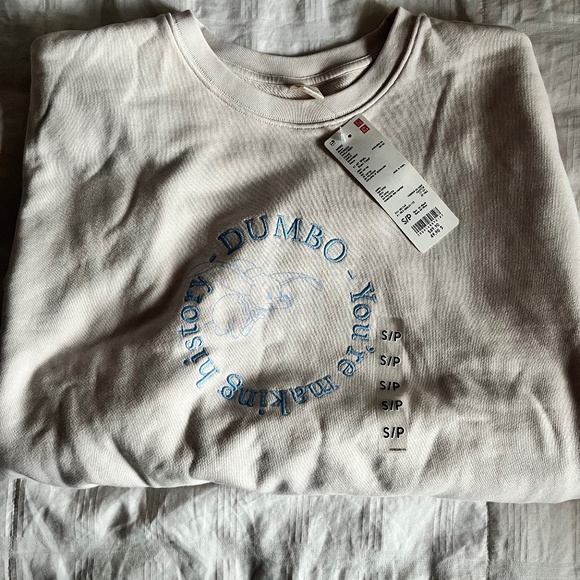 Uniqulo Dumbo Sweater - Picture 1 of 3
